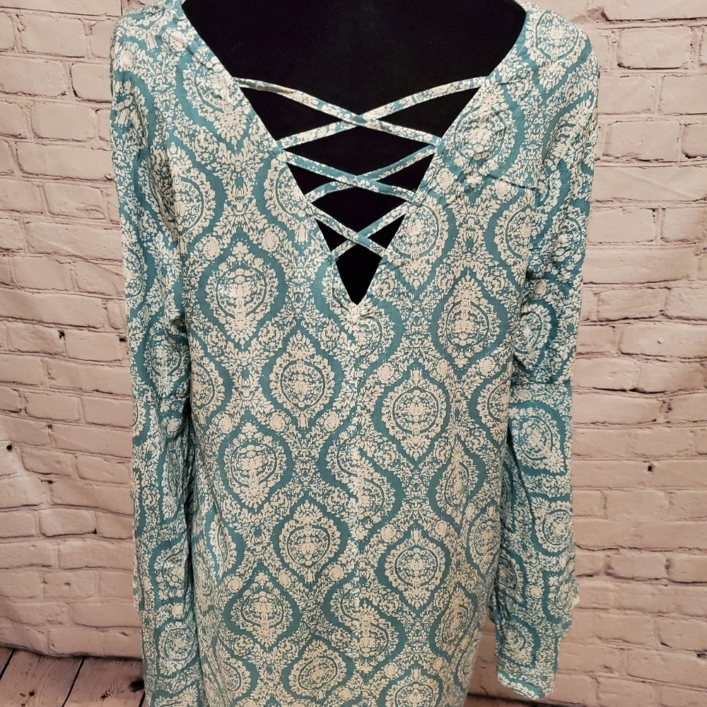 Entro Blouse - Picture 2 of 3